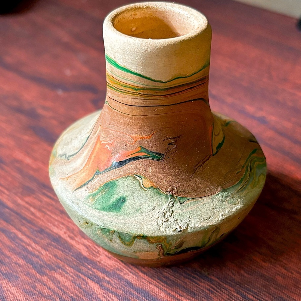 Nemadji Swirl Pattern USA Pottery Vase